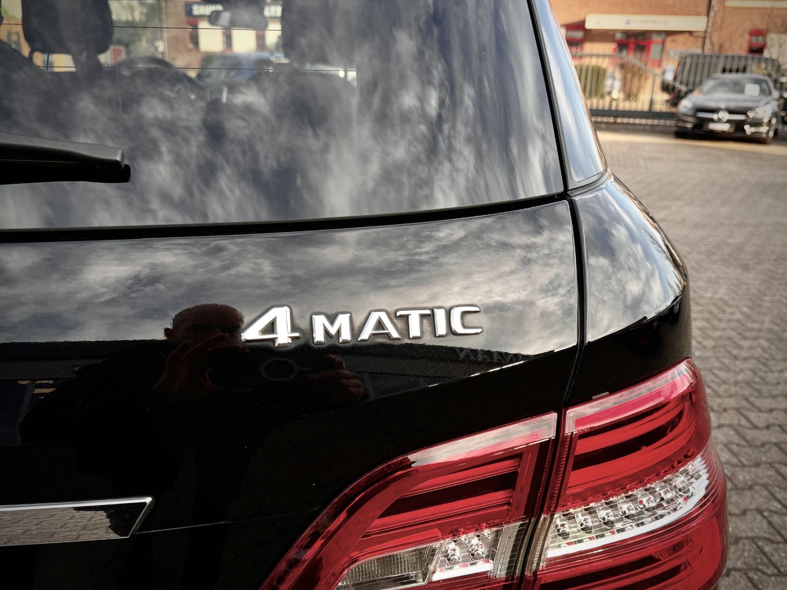 Fahrzeugabbildung Mercedes-Benz ML 400 4Matic AMG *PANORAMA|XENON|CAM*