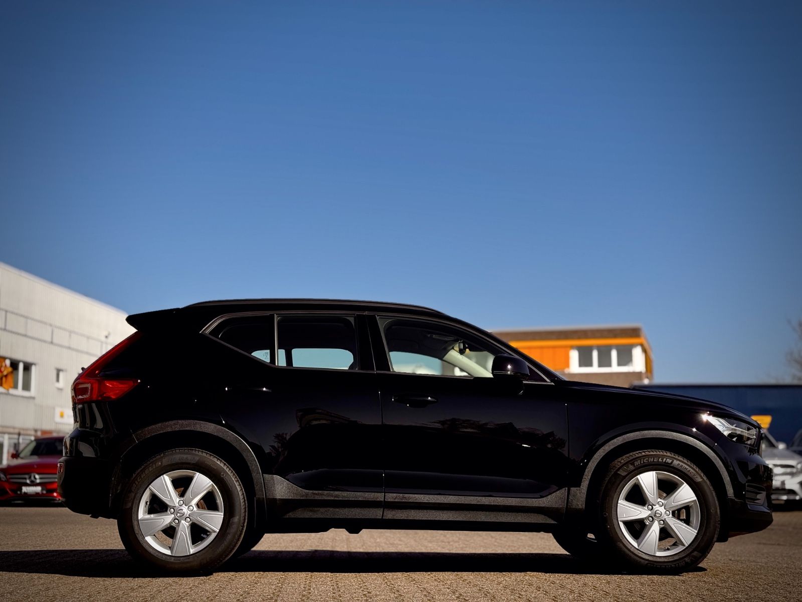 Fahrzeugabbildung Volvo XC40 1.5T3 Momentum Core*NAV|CAM|PDC|SHZ|LED*