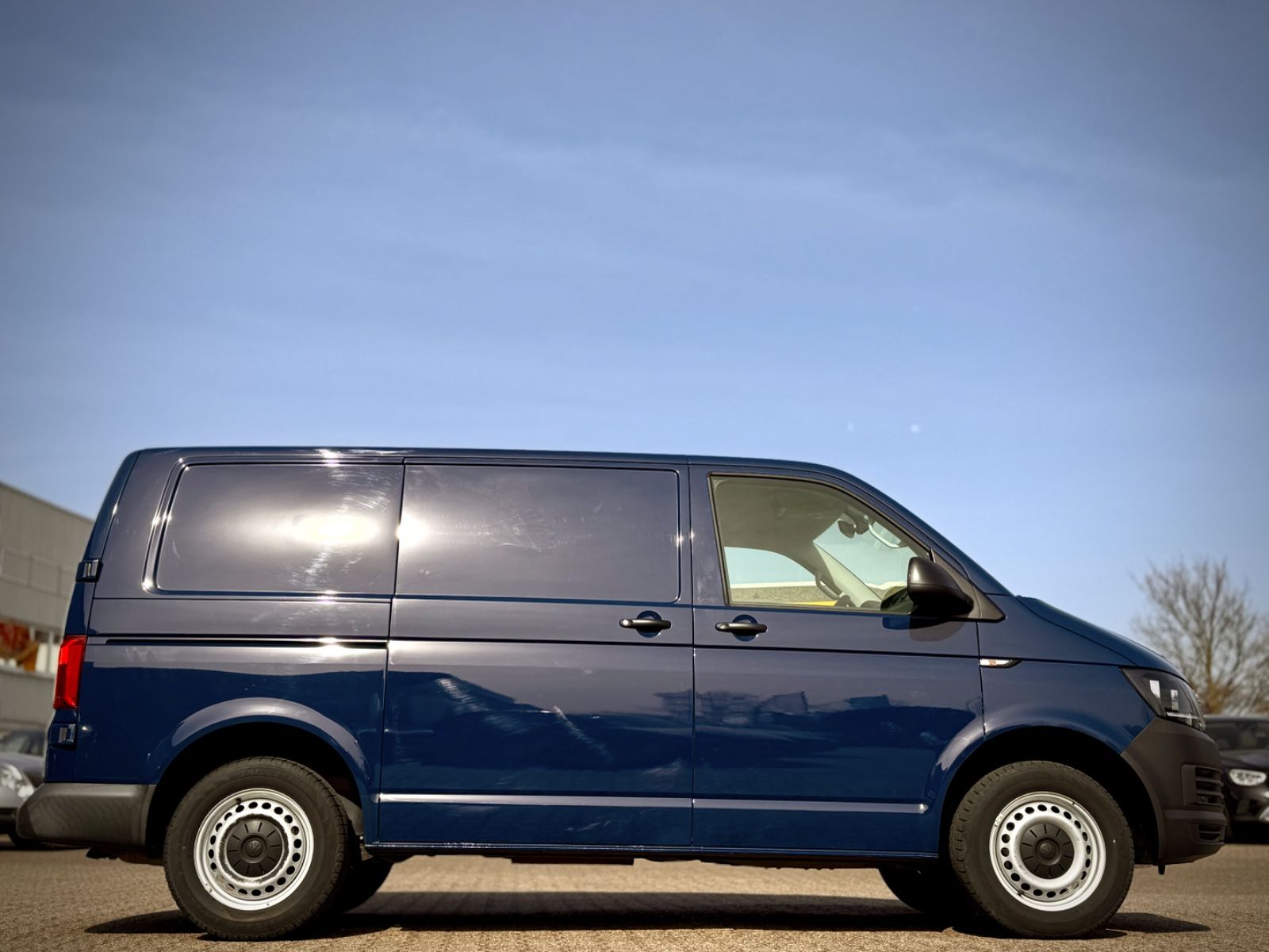 Fahrzeugabbildung Volkswagen T6 Transporter 2.0 TSI Kasten *NAVI|PDC|TEL*